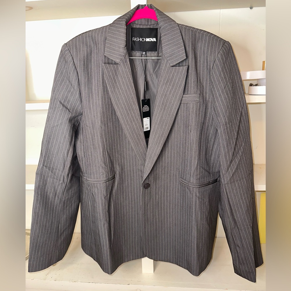NWT Women’s pinstriped blazer | Fashion Nova